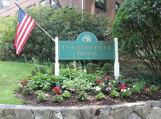 18 Rockledge Rd APT 2A, Hartsdale, NY 10530