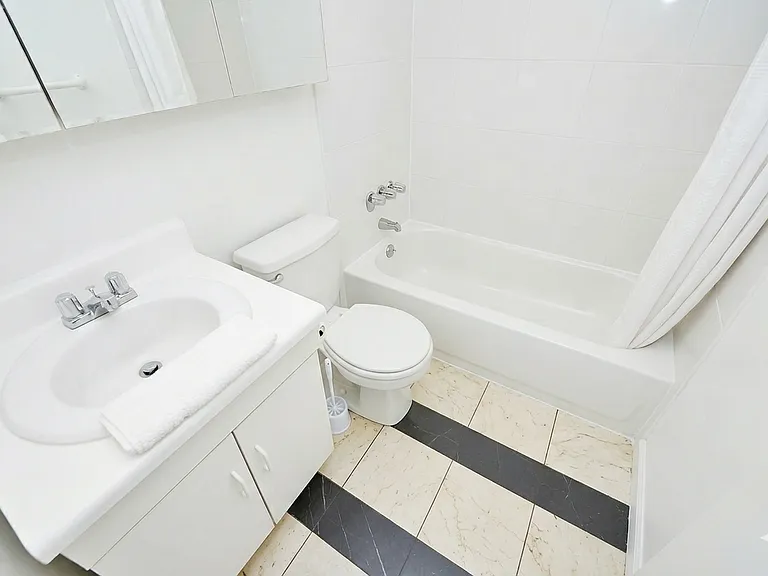366 W 52nd St #4A — Photo 5