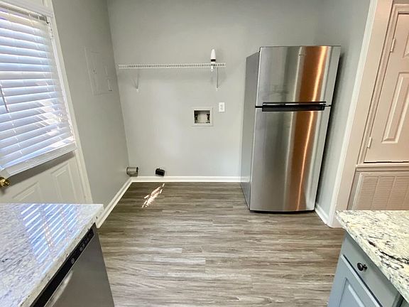 5th image of 100 Pine Lake Pl #114