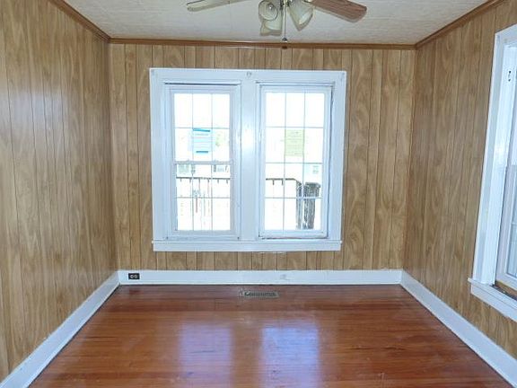 2nd image of 208 White St