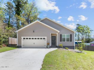 253 Morse Dr, Hubert, NC 28539