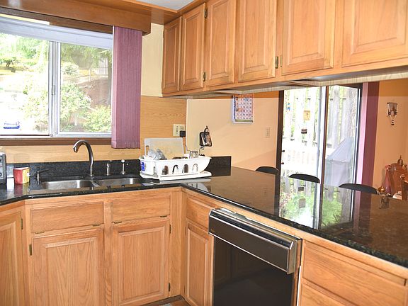 4th image of 16135 Densmore Ave N