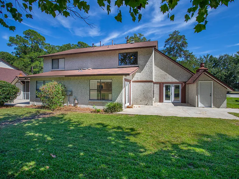 12825 Stillwood Dr — Photo 3