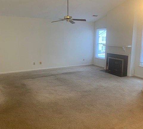 4th image of 107 W Victoria Ct APT D