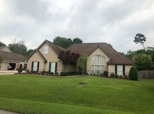 395 Red Maple Dr, Mandeville, LA 70448