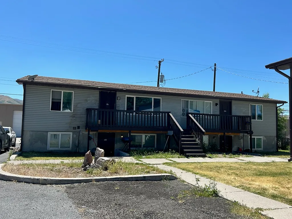 2 bed, 900 sqft, $975 — Photo 1