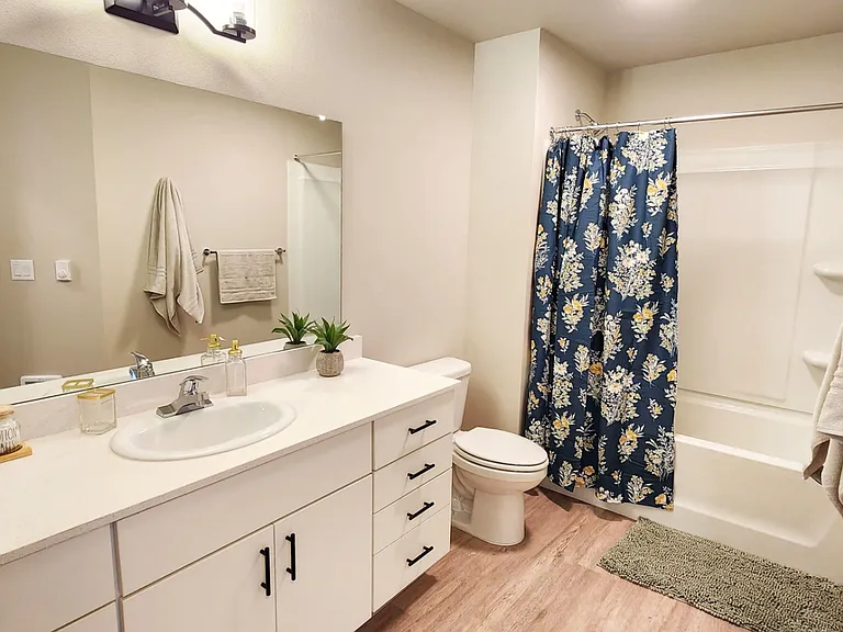 The Vicara Apartments & Townhomes — Photo 25