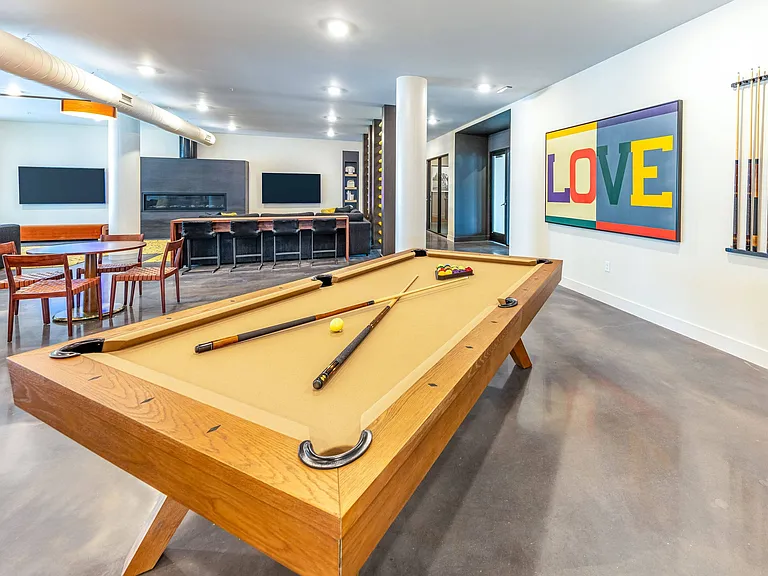 24/7 Clubhouse