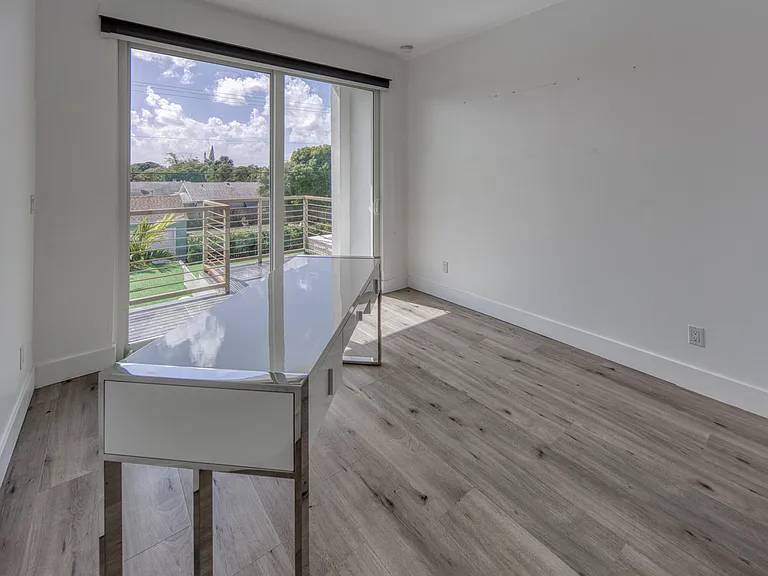 714 6th Ave N #1 — Photo 39