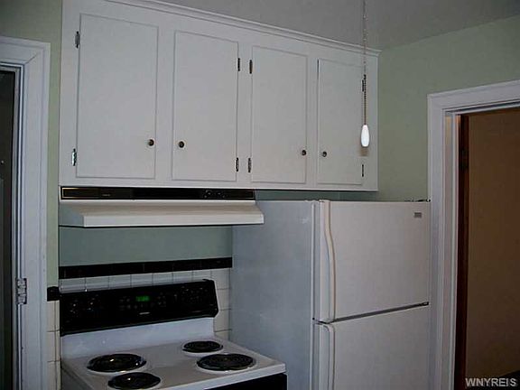 3rd image of 8191 Sheridan Dr