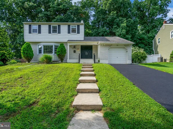 11 Darien Dr, Cherry Hill, NJ 08003