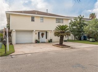 7 N Sandpiper St, La Marque, TX 77568