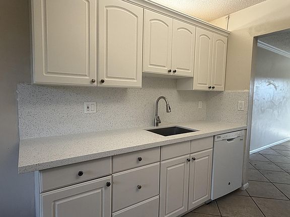 5th image of 9954 Nob Hill Ct #9954