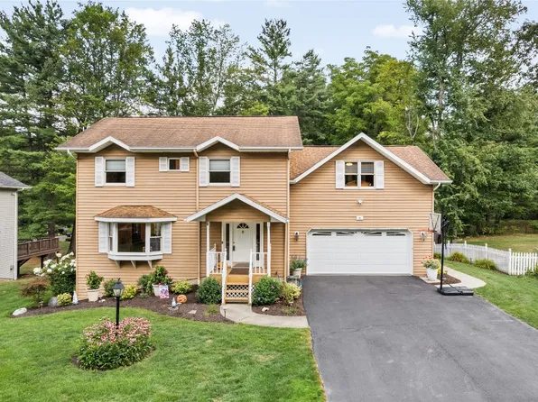 41 Maryvale Dr, Apalachin, NY 13732