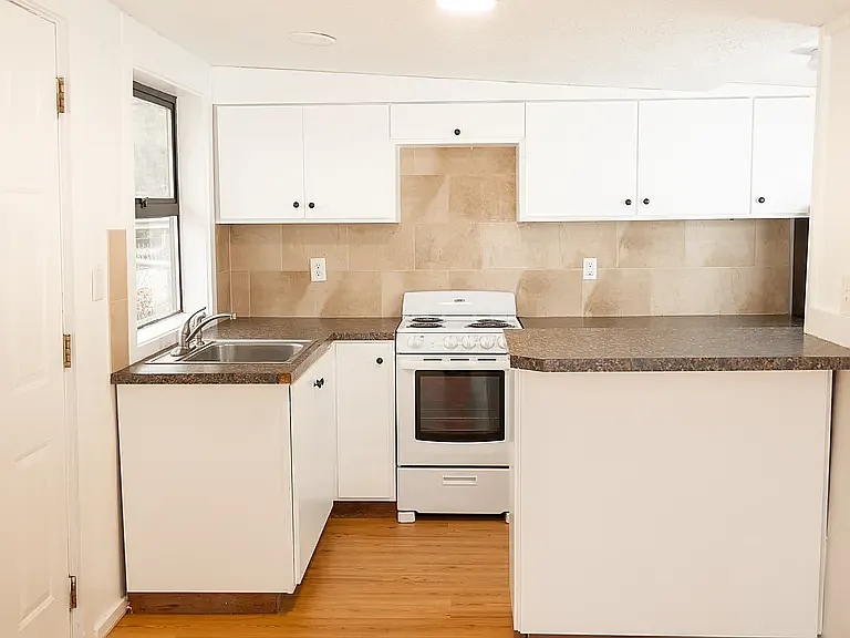 8005 SW Barbur Blvd — Photo 4