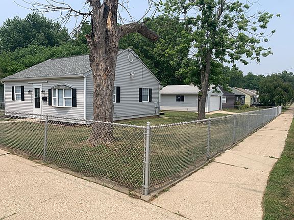 2nd image of 224 Belle Ave