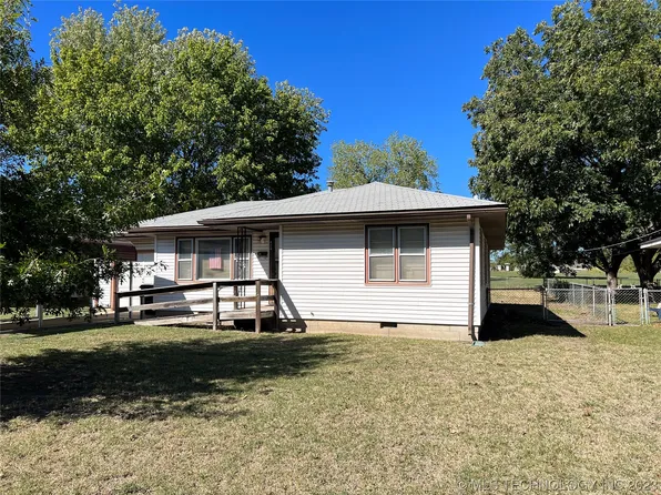 424 W 1st St, Ada, OK 74820