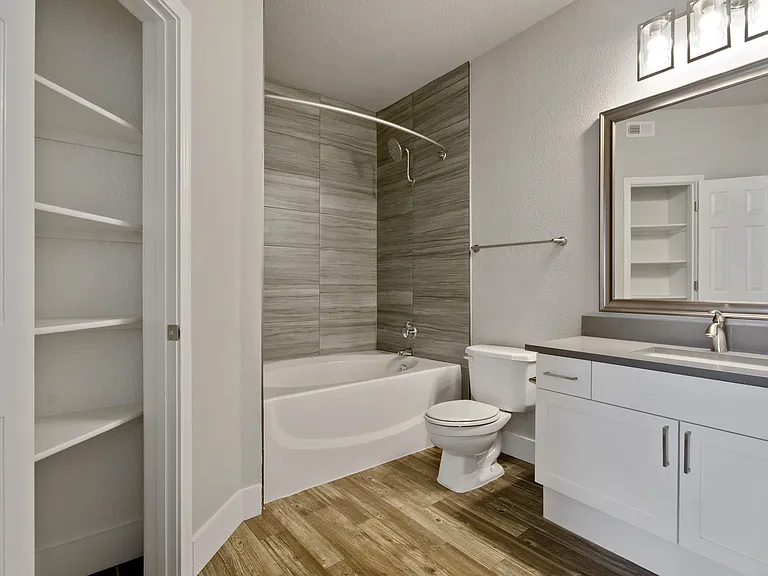 Siena Apartments — Photo 15
