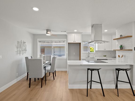 3rd image of 196 Coy Dr APT 4