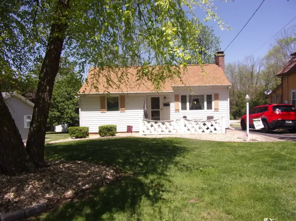 407 Shadowlawn Ave, Greencastle, IN 46135