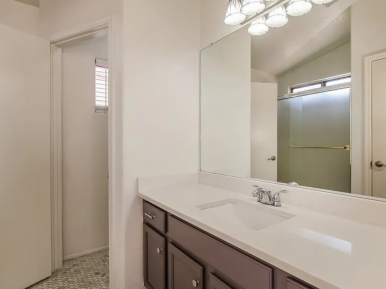 15999 W Moreland St — Photo 11