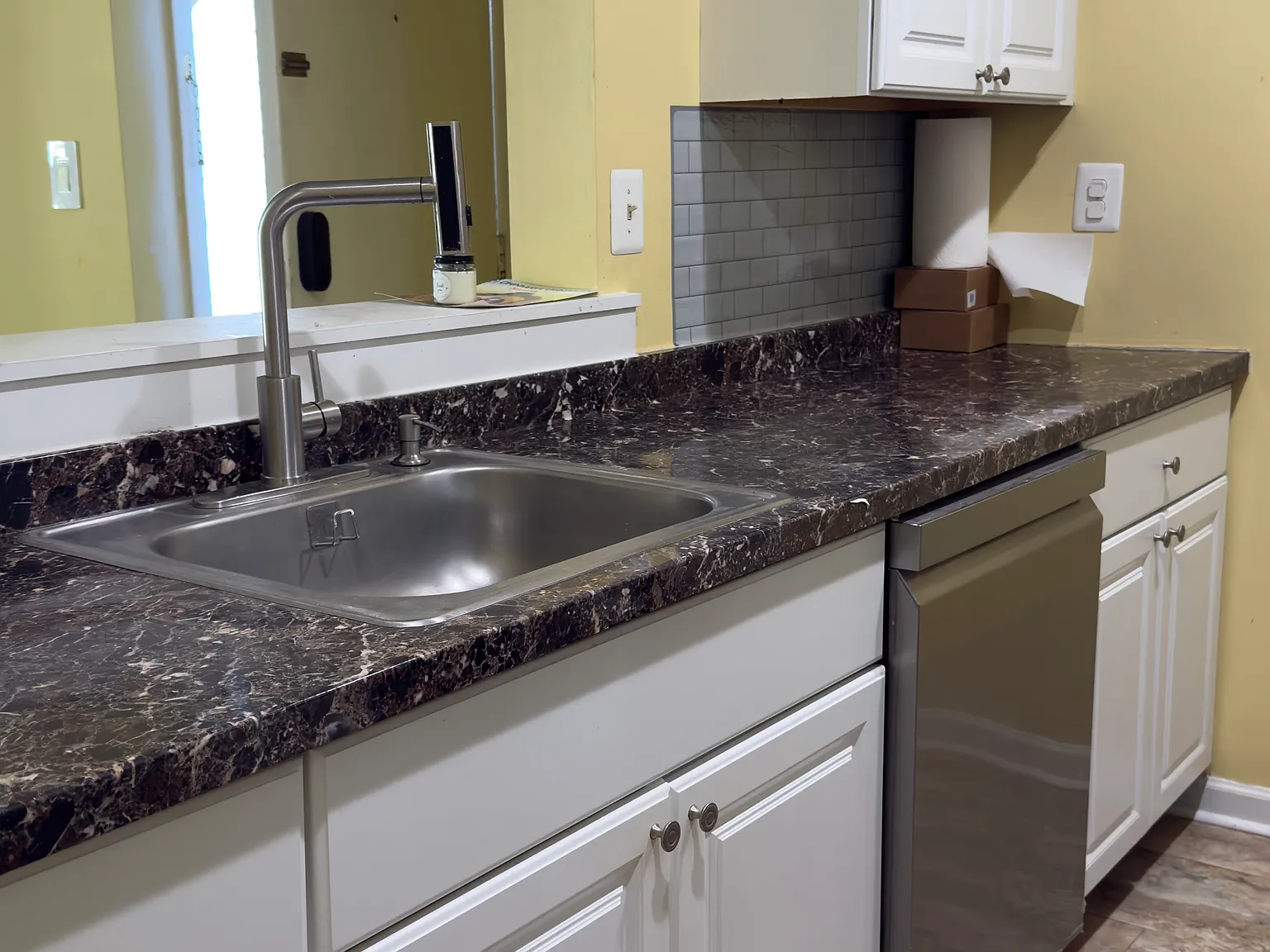 2 bed, 950 sqft, $2,350 — Photo 3