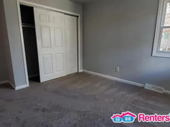 4614 W Mill Rd, Milwaukee, WI 53218