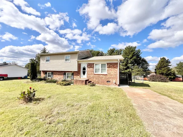 2223 Chatham St, Newton, NC 28658