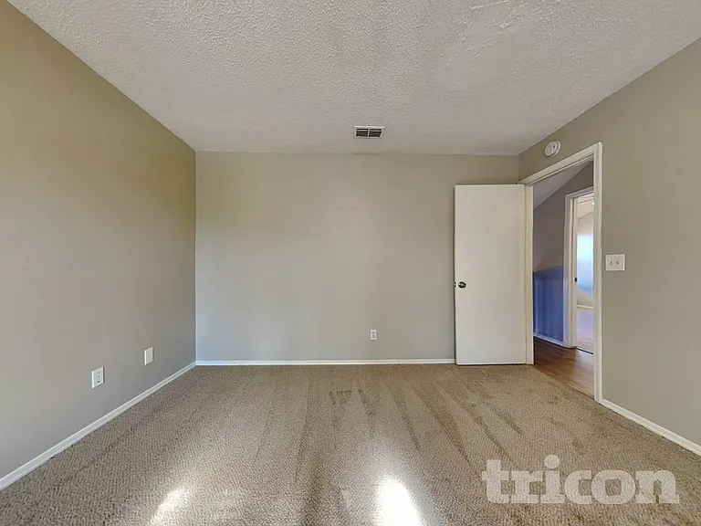 606 Radnor Ln — Photo 14