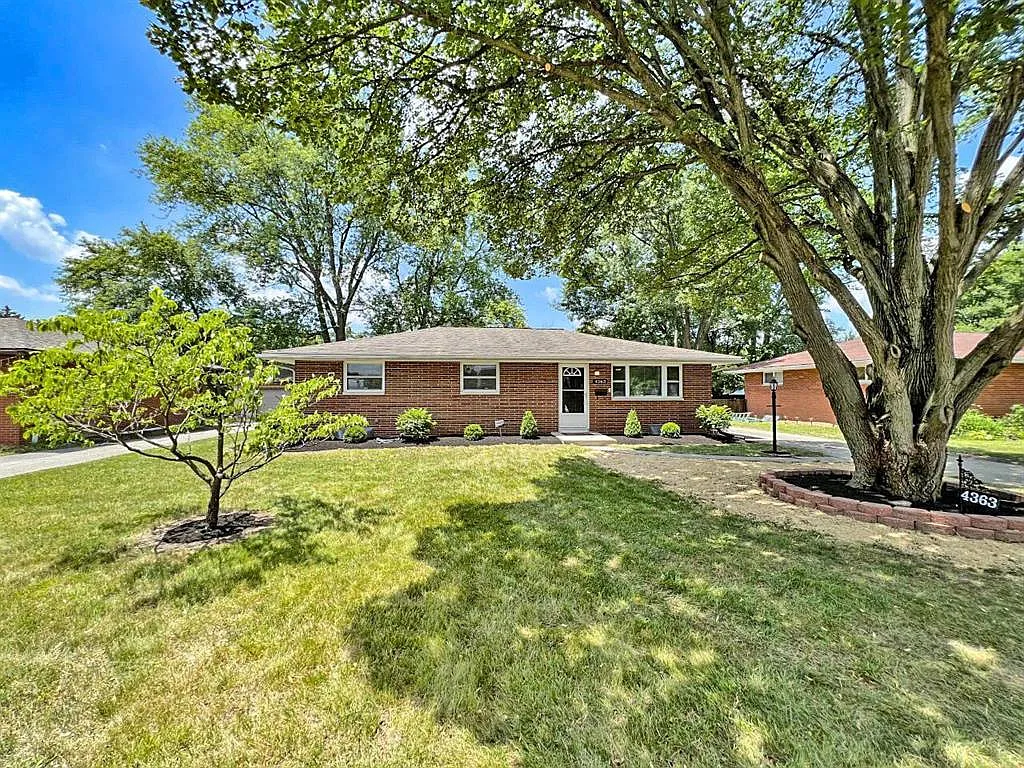 4363 Maize Rd photo 1