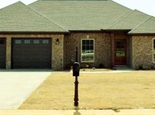 2016 Wildwood St, Muscle Shoals, AL 35661