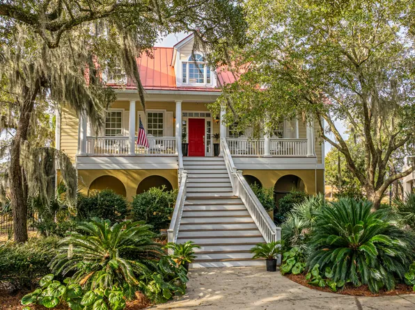 1871 Headquarters Plantation Dr, Johns Island, SC 29455