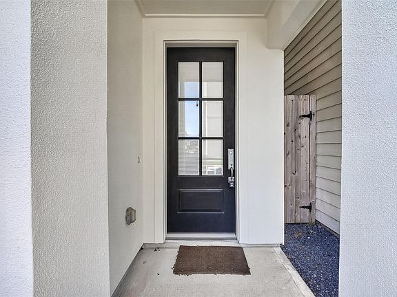 2nd image of 3413 Kensington Yellow Pl