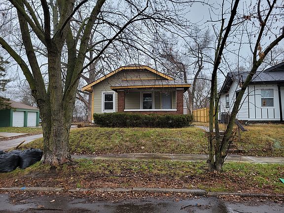 2nd image of 2814 E 17th St