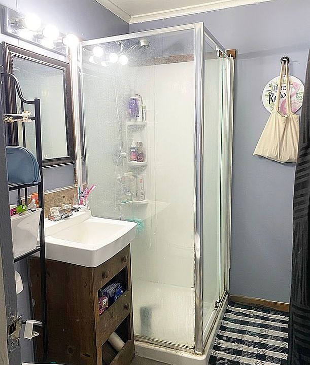 2nd image of 1215 Ennis Cir