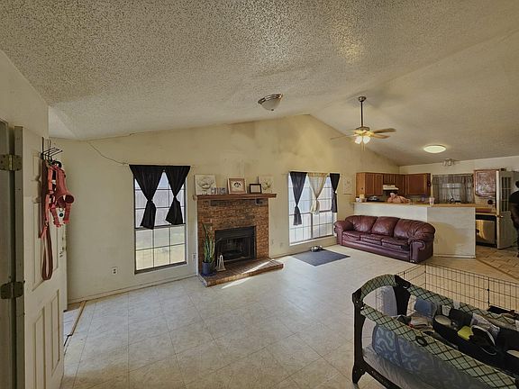2nd image of 817 Colchester Dr