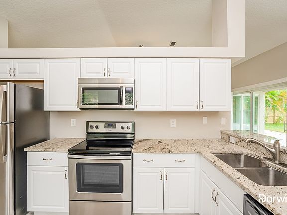 4th image of 611 50th St E