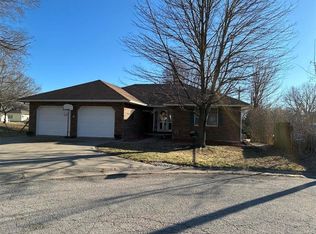 1108 W Maple Ter, Savannah, MO 64485