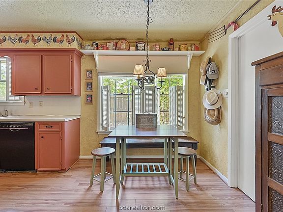 5th image of 2806 Cherry Creek Cir