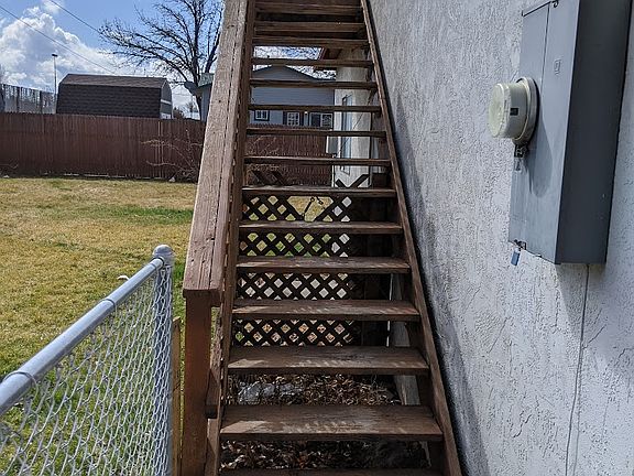 3rd image of 1922 Shoup Ave E #B