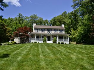 17 Butterfield Rd, Newtown, CT 06470
