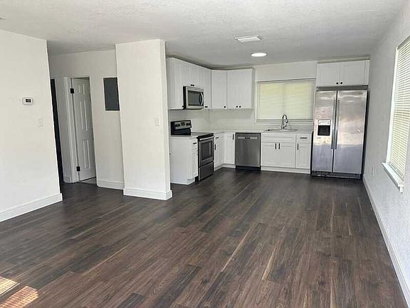5th image of 2122 Mara Ct APT 2