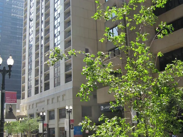200 N Dearborn St Unit 4106, Chicago, IL 60601