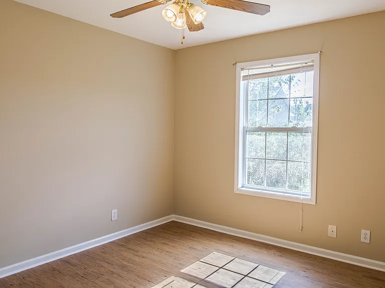 293 Executive Ave — Photo 9
