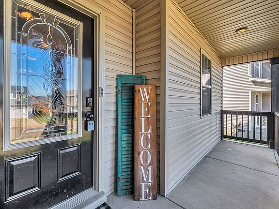4th image of 1094 Eagles View Dr