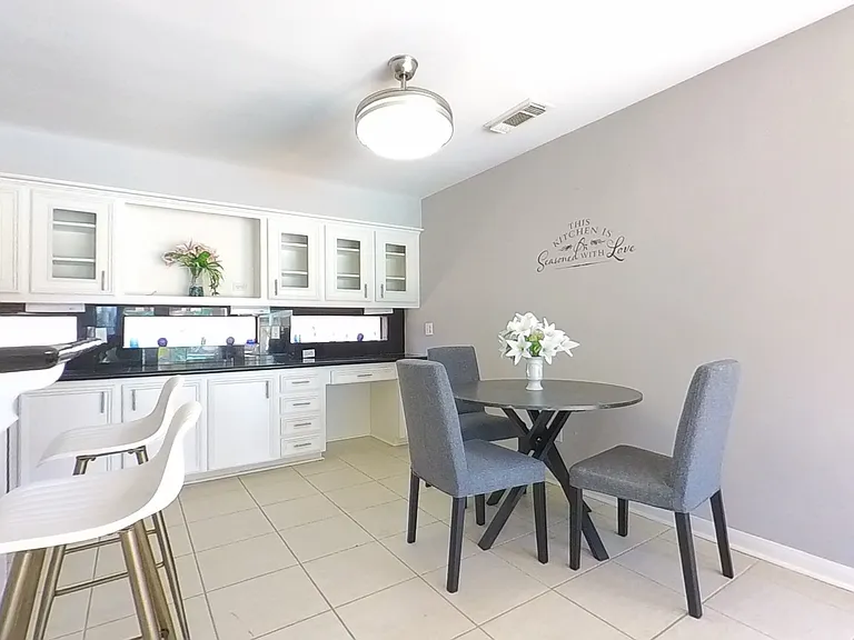 Breakfast area and dining kitchen