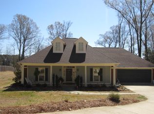 104 Henry Rd, Vicksburg, MS 39183