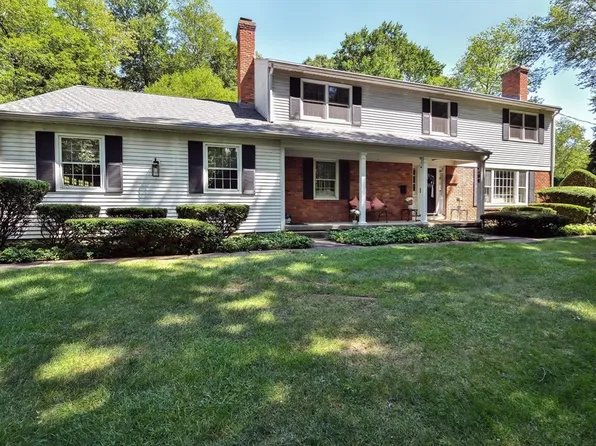 195 Knollwood Dr, Longmeadow, MA 01106