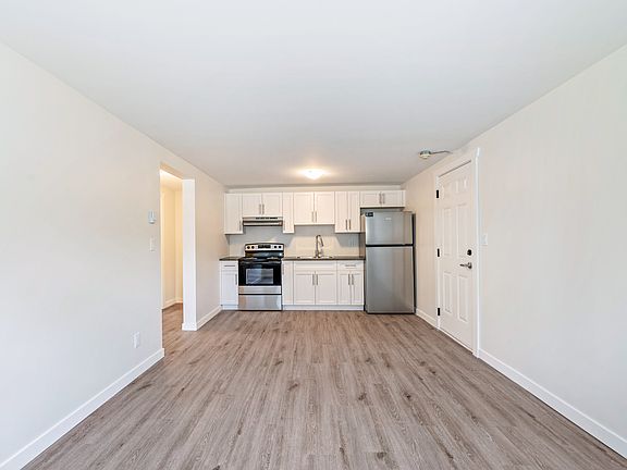 4th image of 9250 Edwards Rd #5