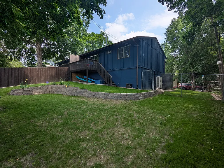 5226 Drummond Rd — Photo 23